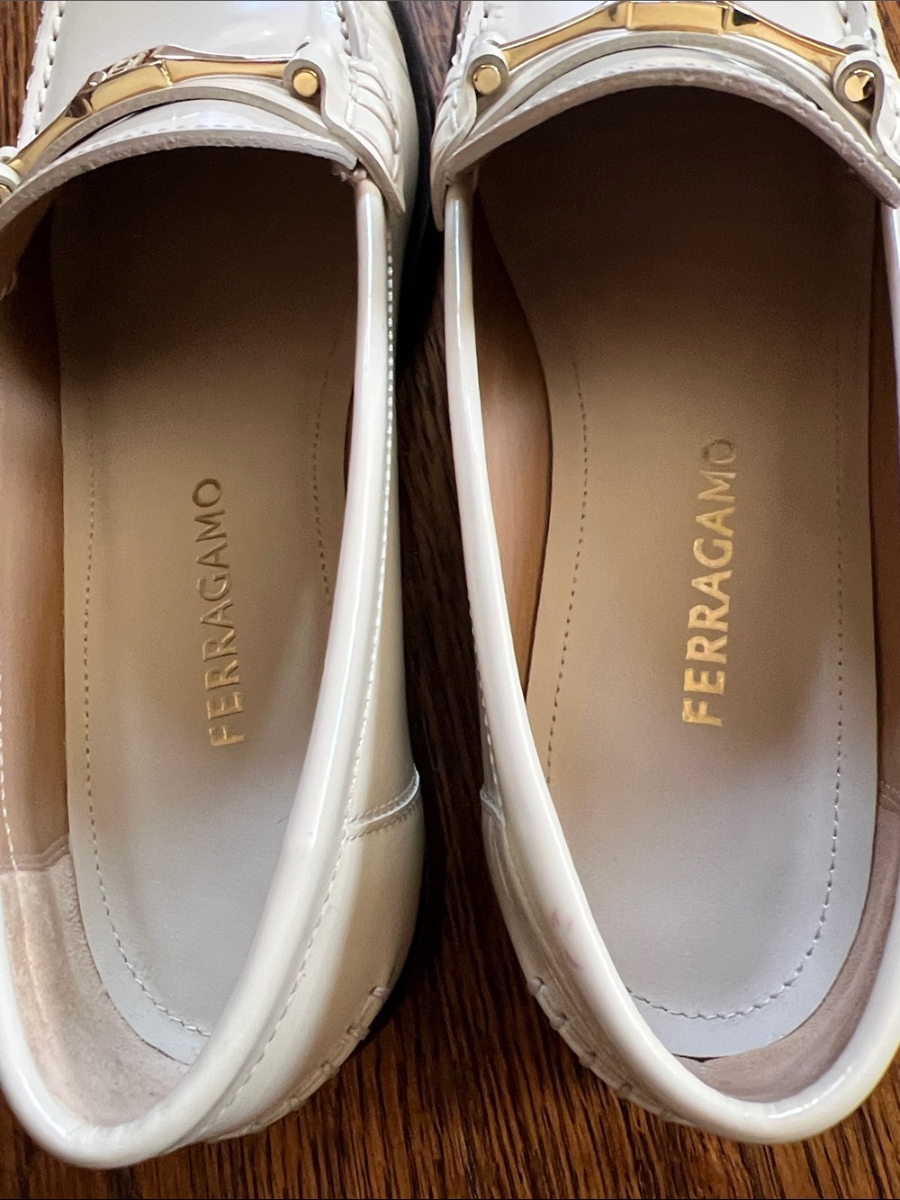 Ferragamo Ivory Patent Loafers with horse bit buckle detailing. Size 8. - Picture 7 of 11